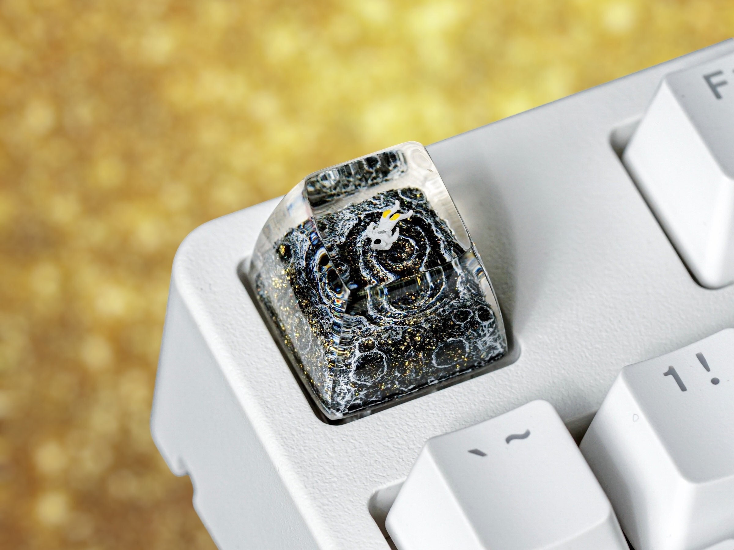 Astronaut Keycap, Interstellar Keycap, Artisan Keycap, Esc Keycap, Keycap For Cherry MX Keyboard, Gift for Him