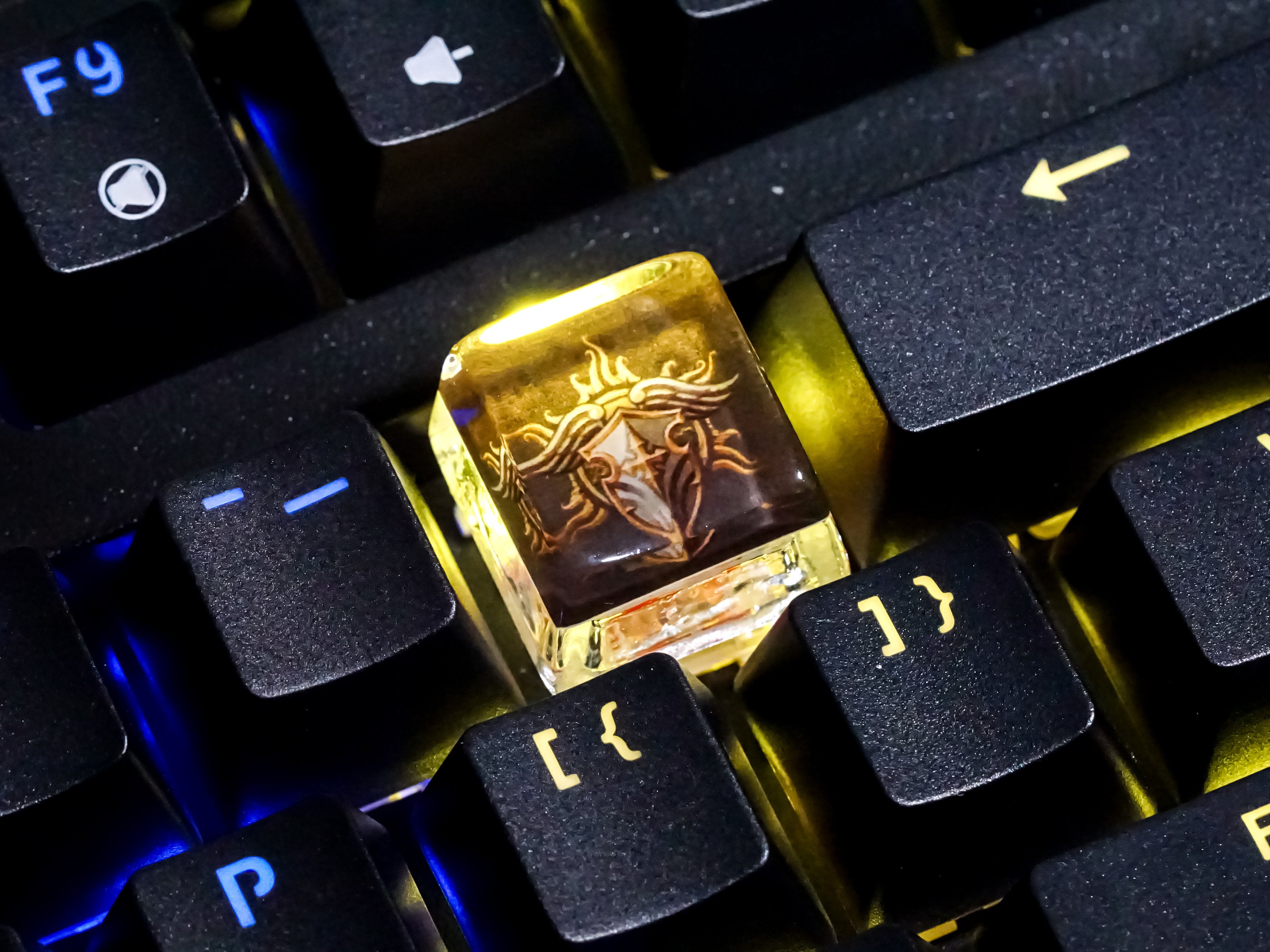 BG3 Classes Keycap, Paladin Class, Baldur's Gate 3 Keycap, Gaming Keycap, Keycap for Cherry MX Switches Mechanical Keyboard